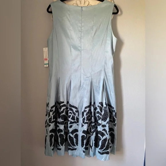 Leslie Fay Elegant Blue Dress with Black Floral Design - Picture 2 of 8